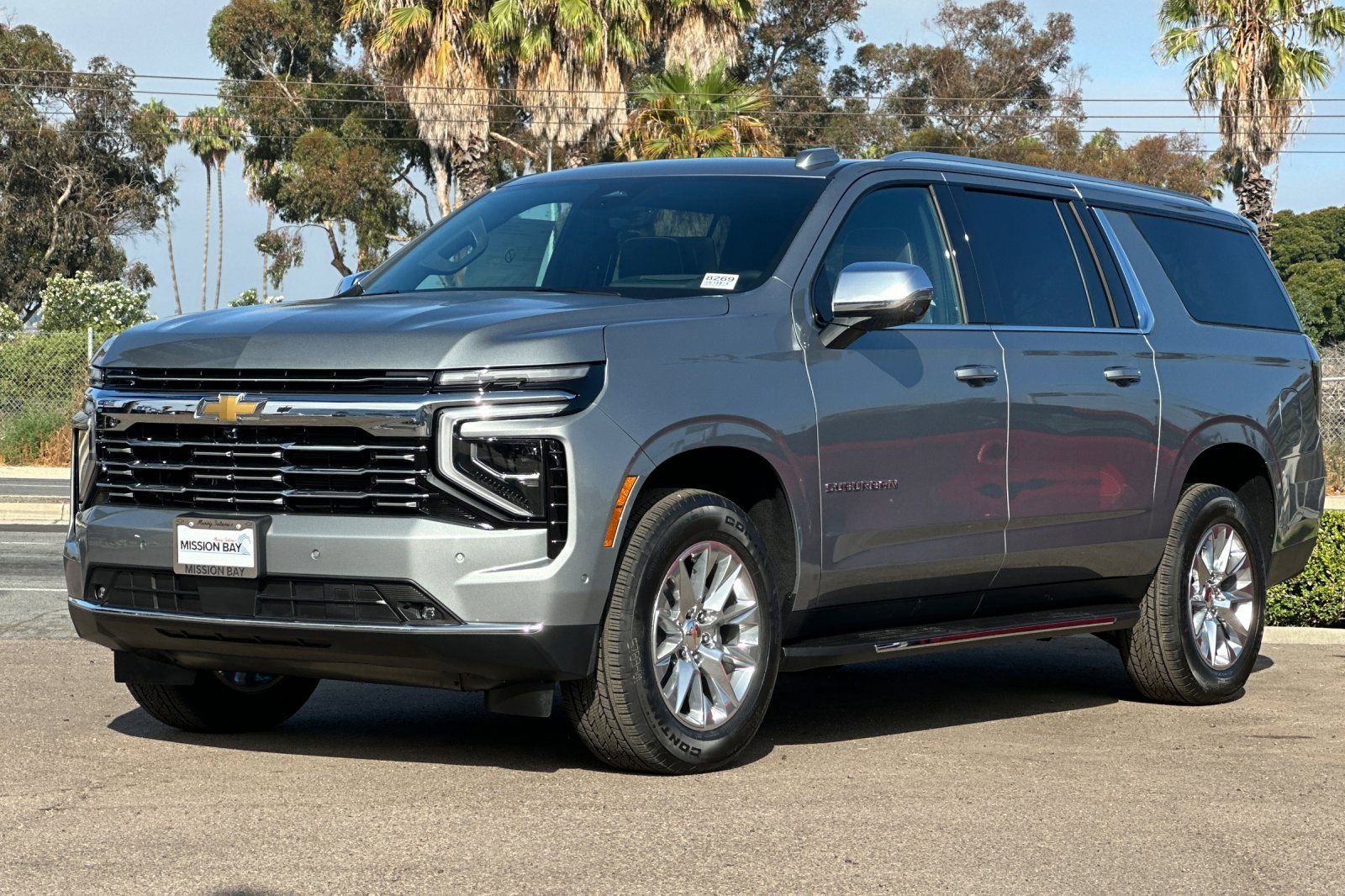 2025 Chevrolet Suburban Premier - Photo 8