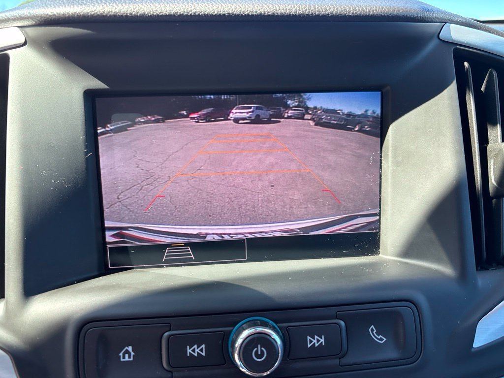 Used 2023 White GMC SLE image 28