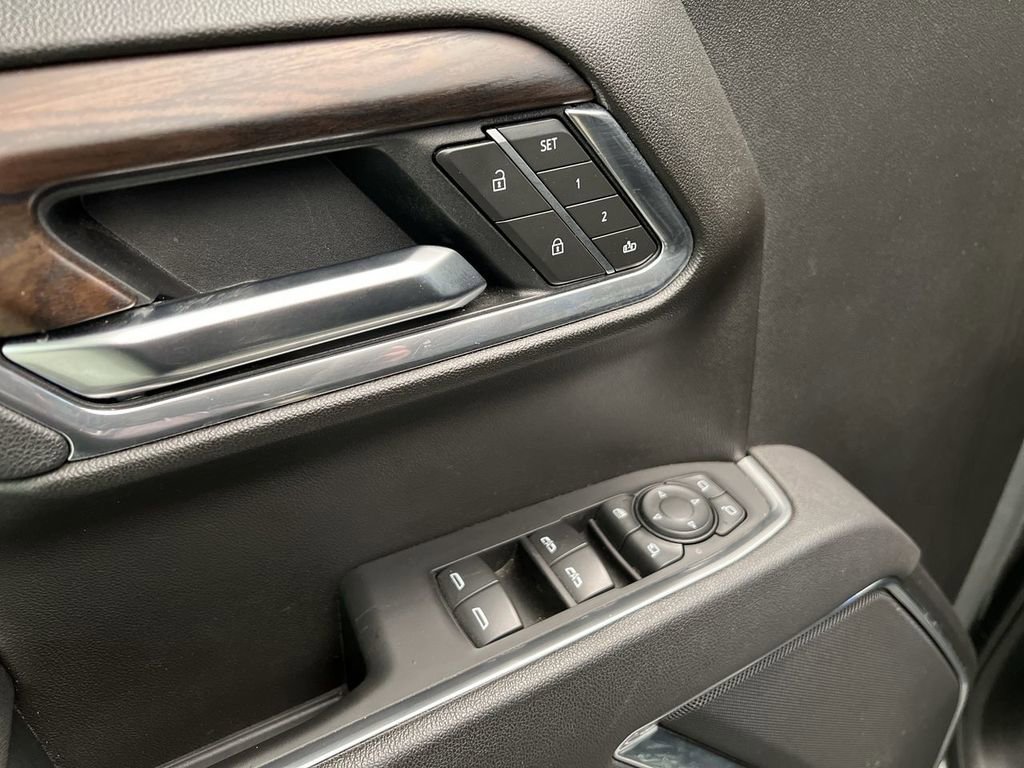 2025 GMC Sierra 1500 SLT - Photo 13