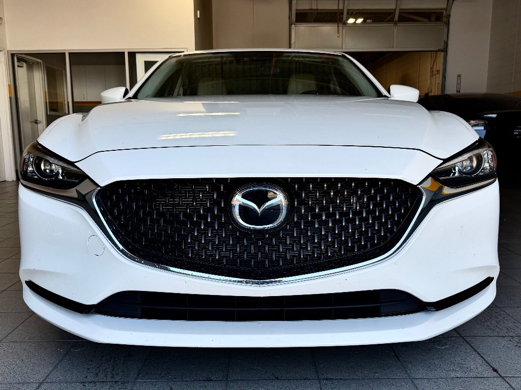 Used 2021 Snowflake White Pearl Mica Mazda Touring image 2