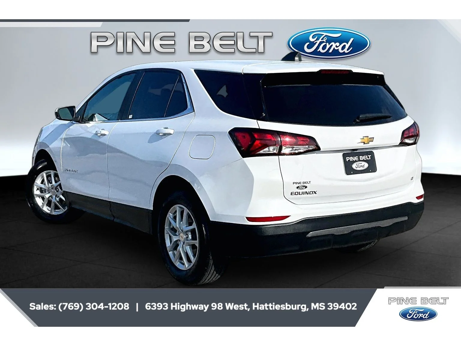 Used 2022 Summit White Chevrolet LT image 2