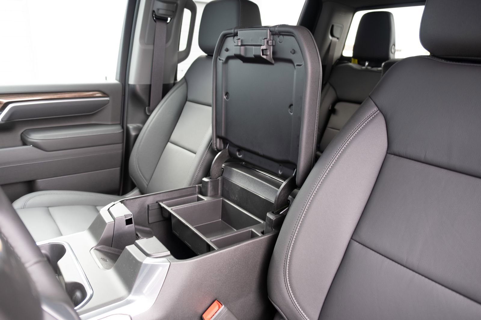 2026 Chevrolet Silverado 3500HD LT - Photo 8