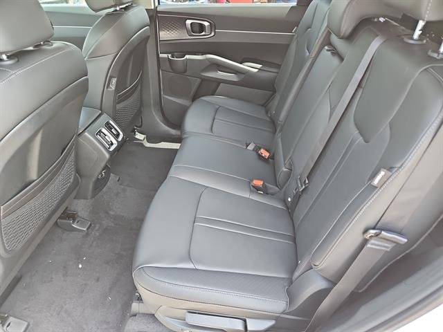 2025 Kia Sorento S - Photo 16