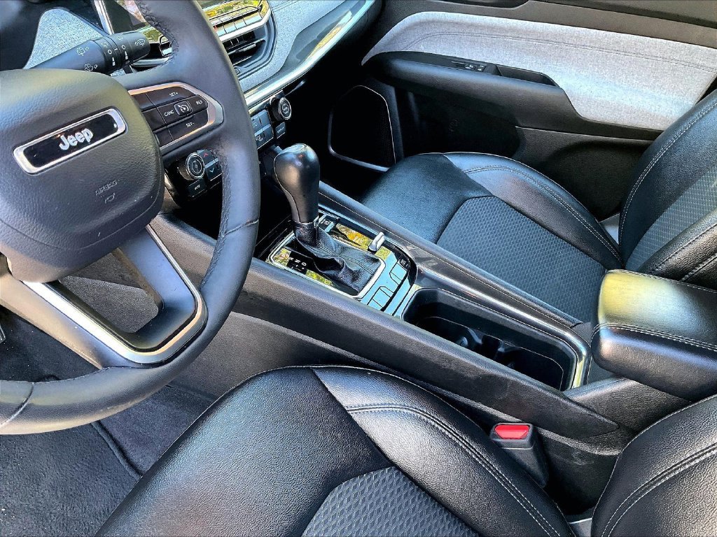 Used 2024 Black Jeep Latitude image 20