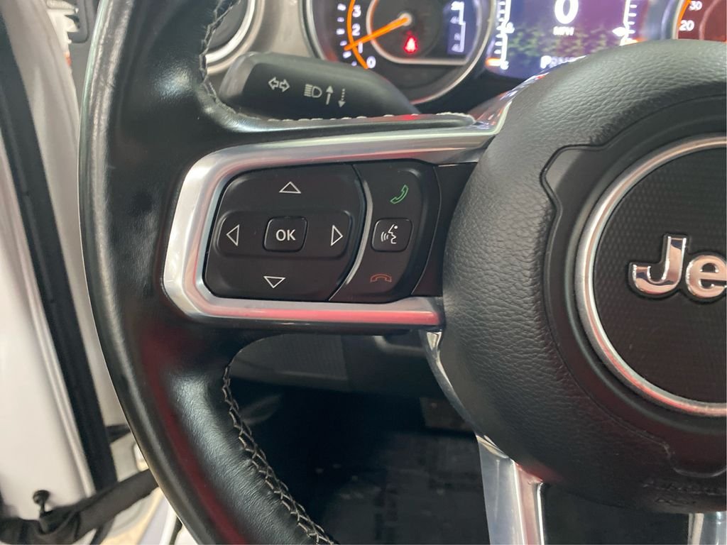 Used 2021 White Jeep Unlimited Sahara image 15