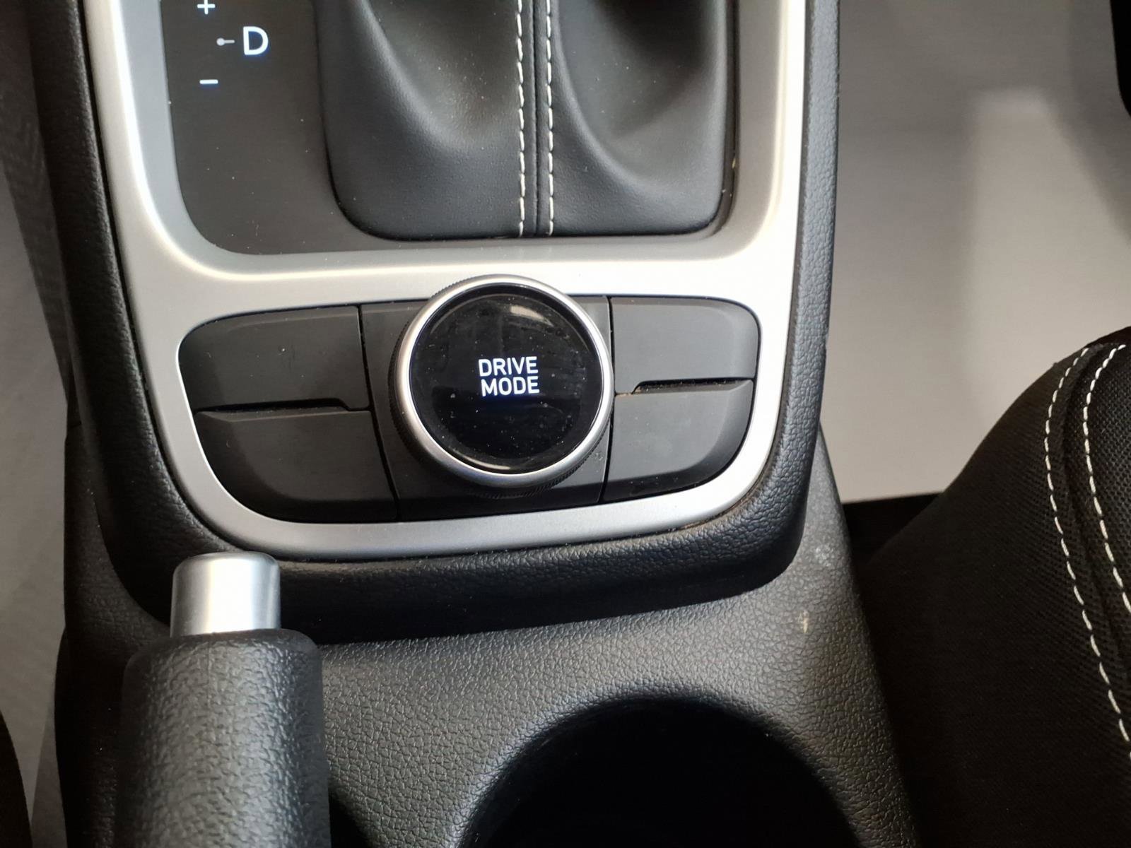 2025 Hyundai Venue SEL - Photo 24