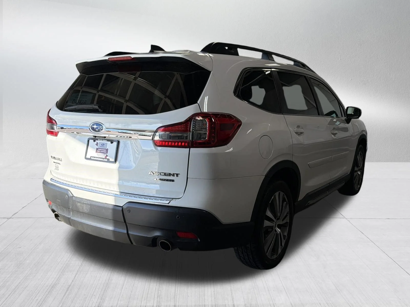 Used 2022 Crystal White Pearl Subaru Limited image 7