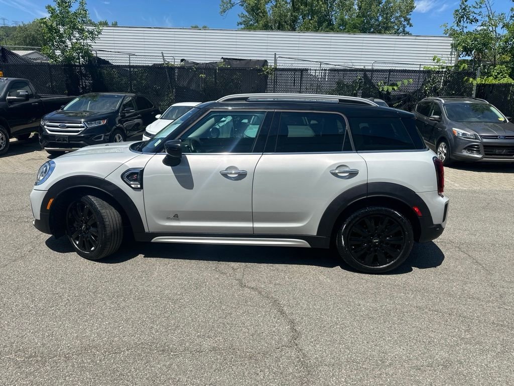 Used 2022 White MINI  image 3