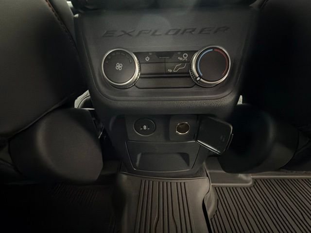 New 2026 Space White Metallic Ford ST-Line image 47