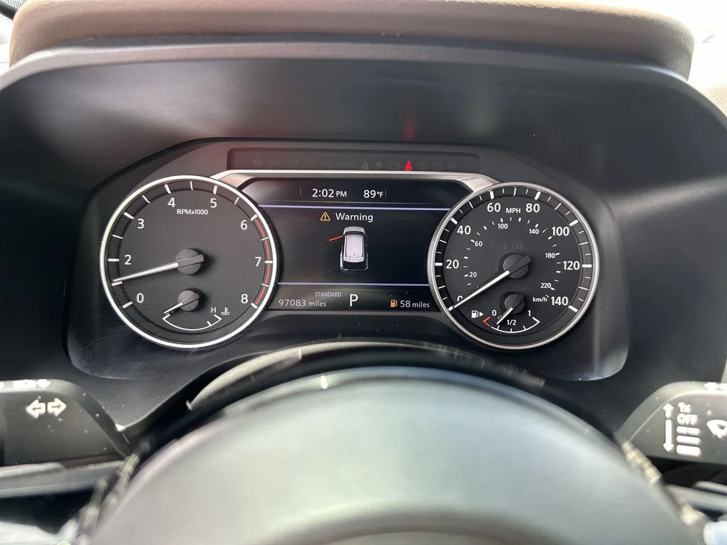 Used 2021 Silver Nissan SL image 21