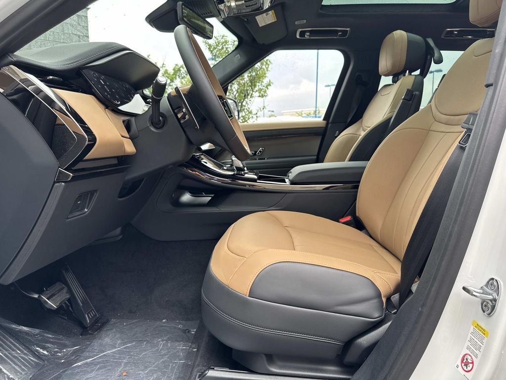 New 2026 Fuji White Land Rover Dynamic SE image 20
