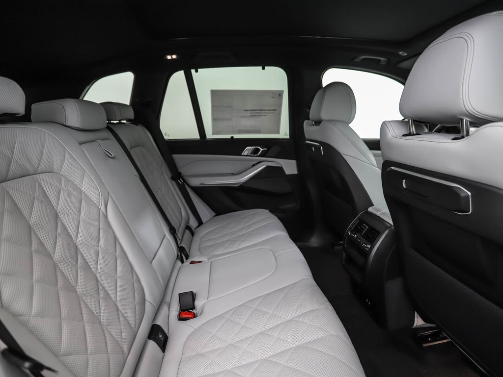 Used 2026 Gray Metallic BMW xDrive40i image 26