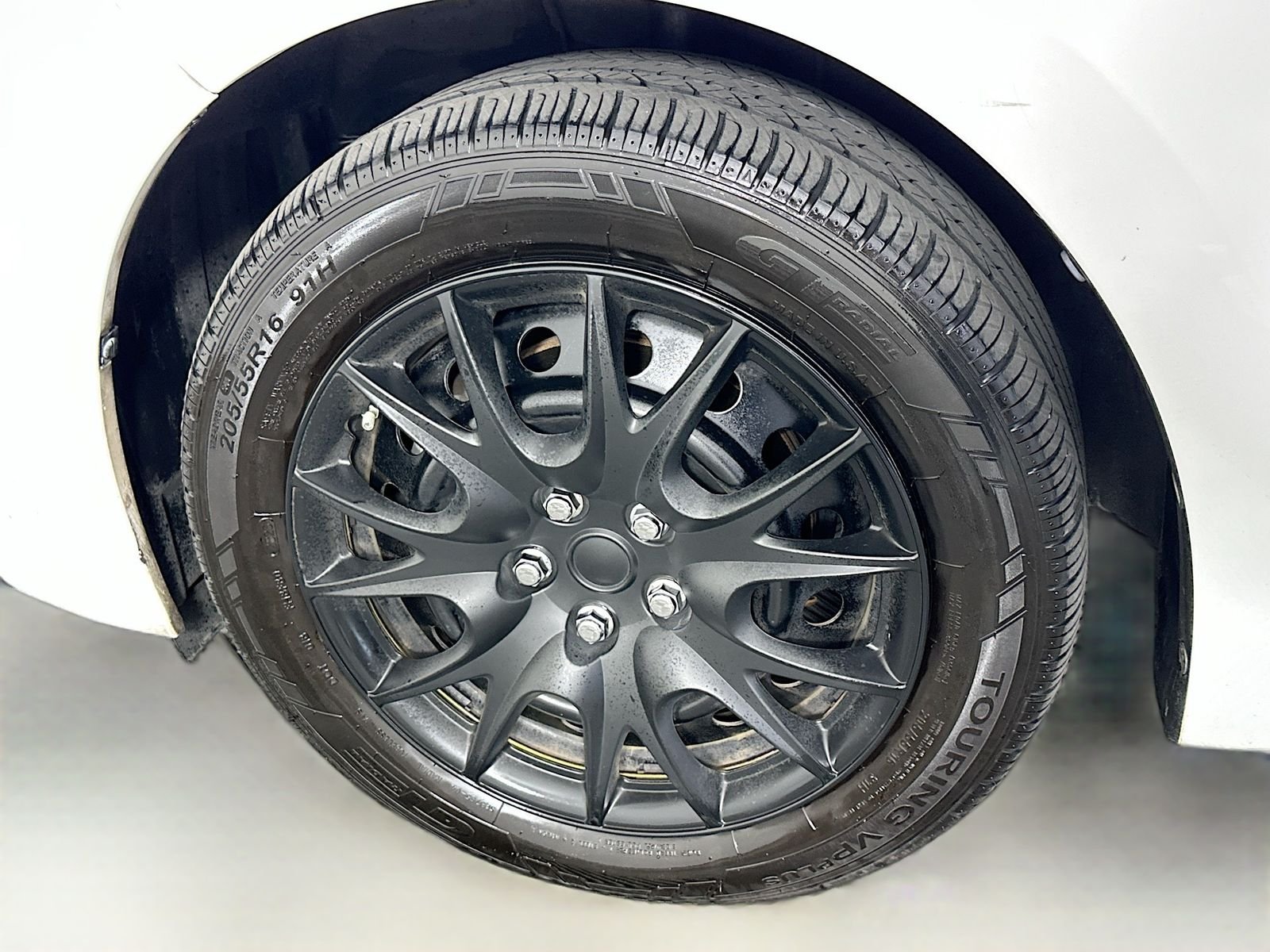 Used 2015 Super White Toyota LE image 29
