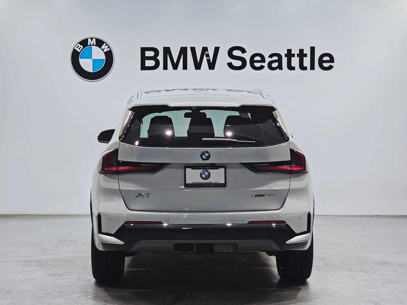 New 2026 Alpine White BMW xDrive28i image 5