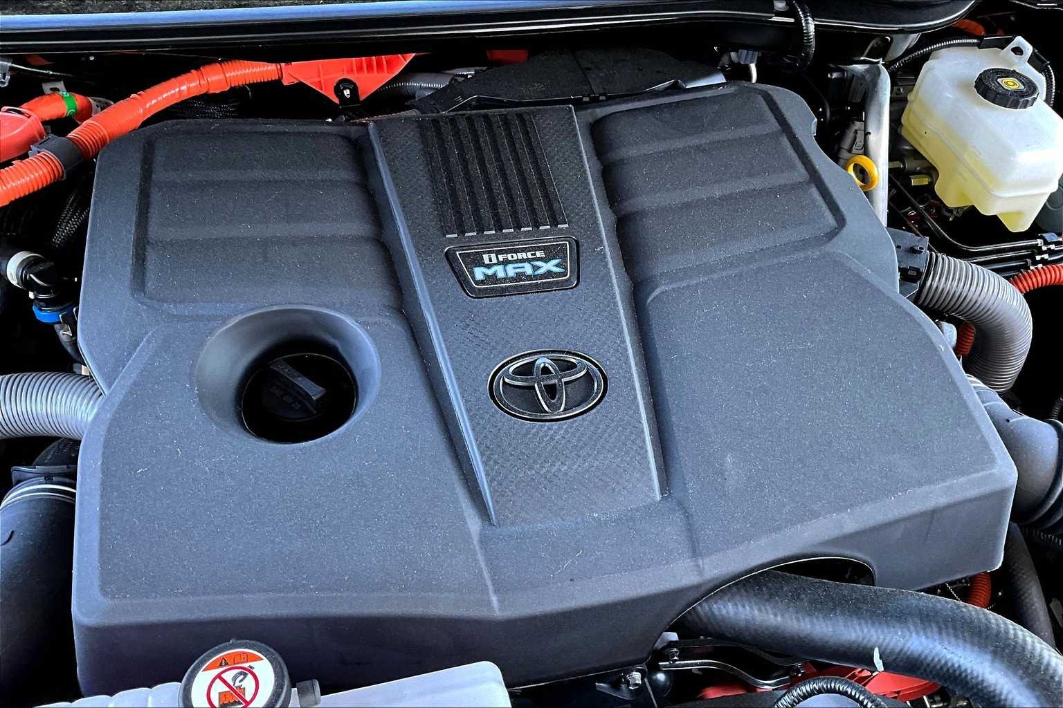 2025 Toyota Tundra Limited - Photo 17