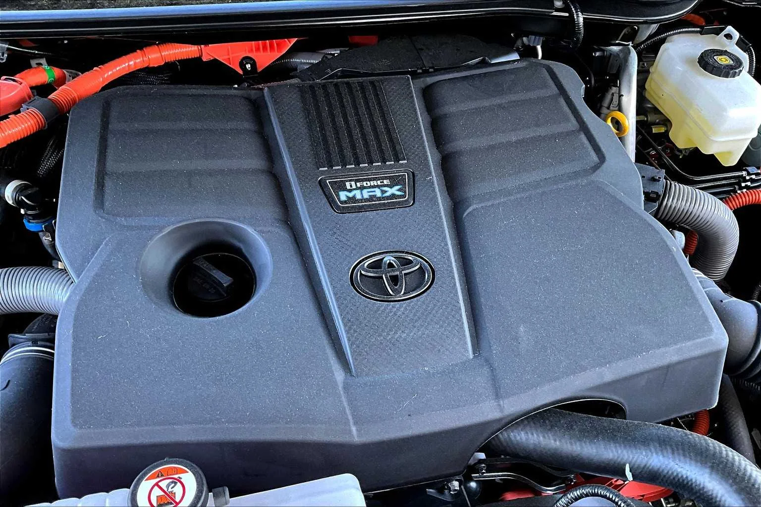2025 Toyota Tundra Limited - Photo 17