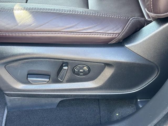 2025 Ford Explorer Platinum - Photo 16