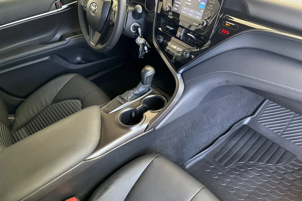 Used 2024 White Toyota SE Nightshade image 19