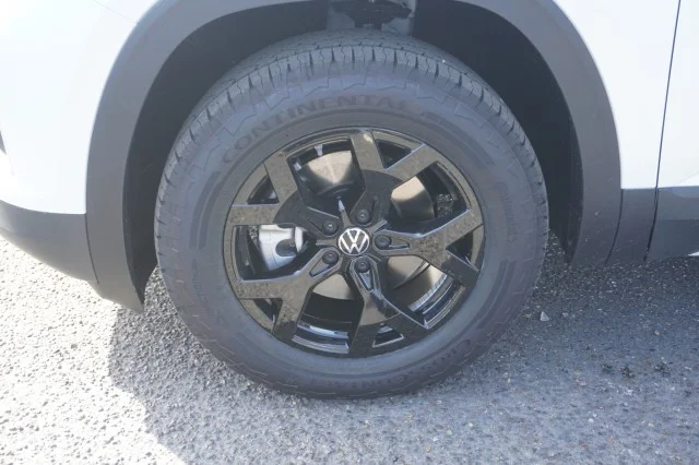 New 2026 Opal White Pearl Volkswagen 2.0T Peak Edition image 14