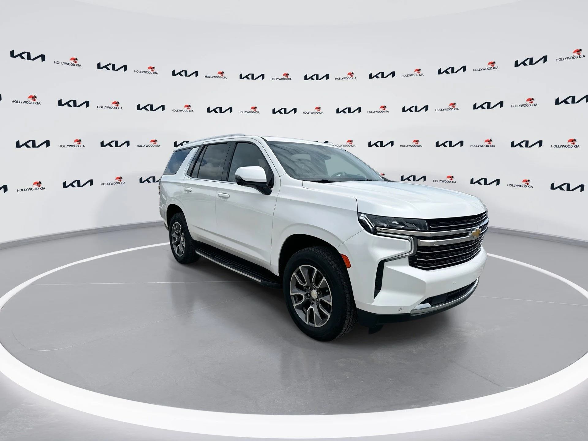 Used 2021 Iridescent Pearl Tricoat Chevrolet LT image 2