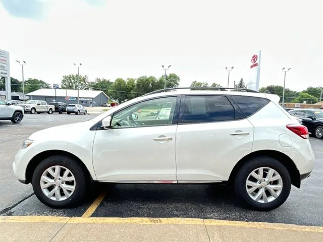 Used 2012 White Nissan SL image 6