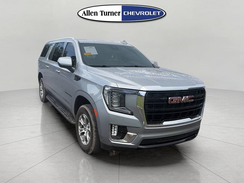 Used 2023 STERLING METALLIC GMC SLE image 4