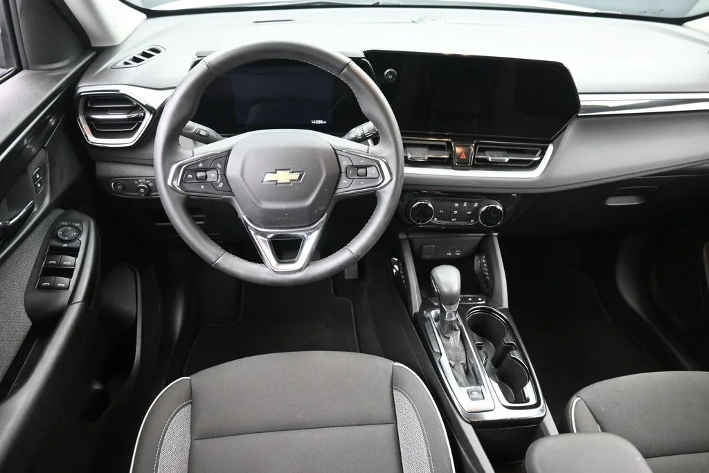 Used 2024 White Chevrolet LT image 14