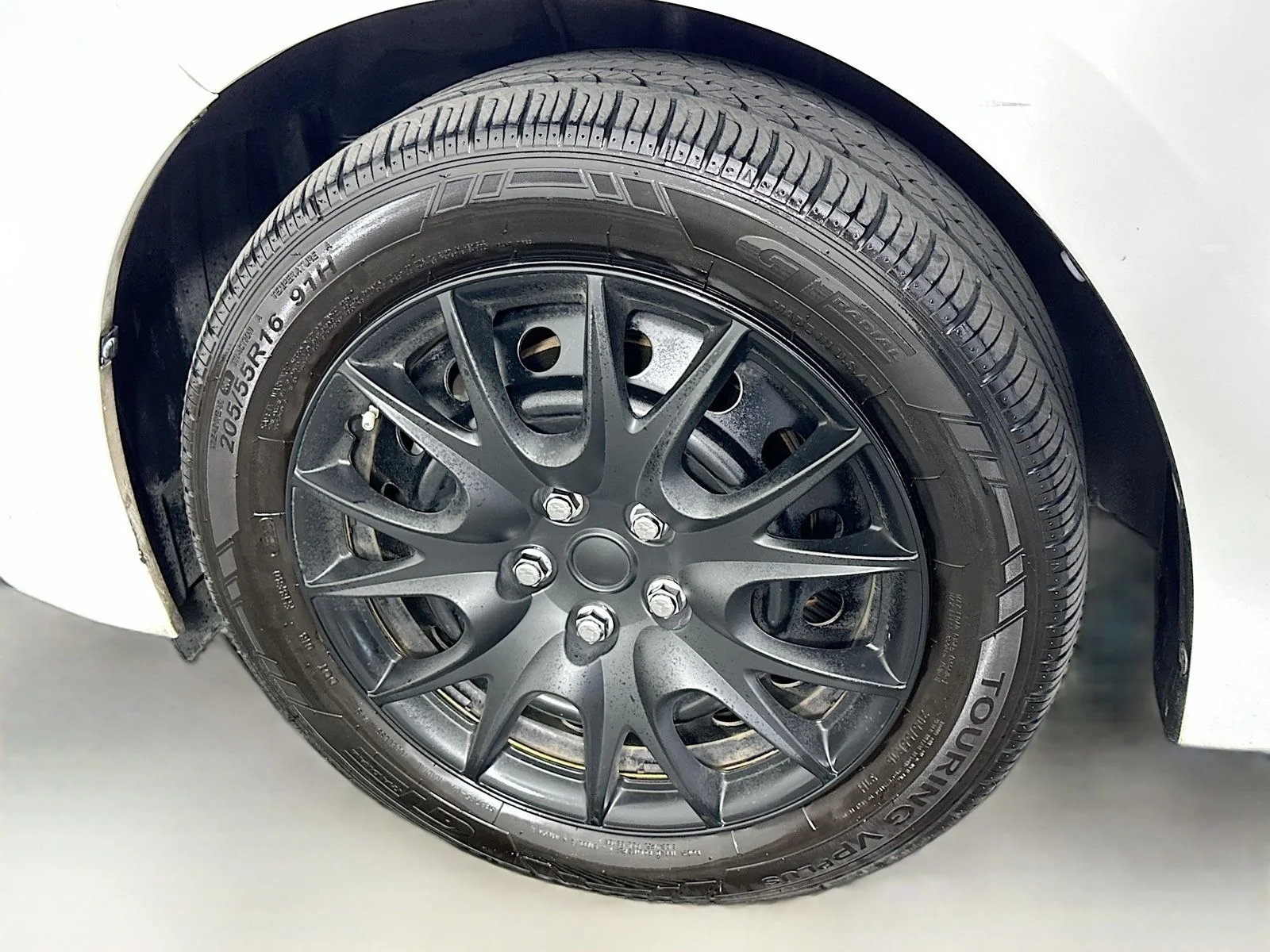Used 2015 Super White Toyota LE image 29