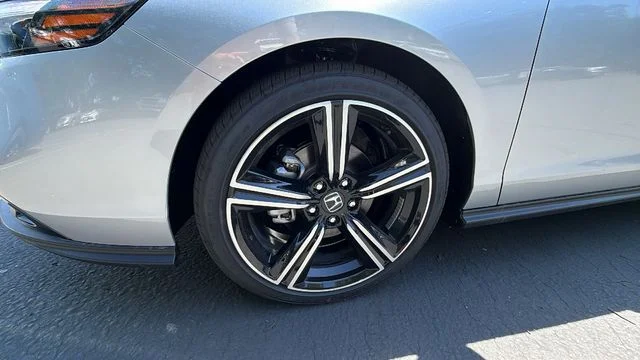New 2026 Solar Silver Metallic Honda SE image 10