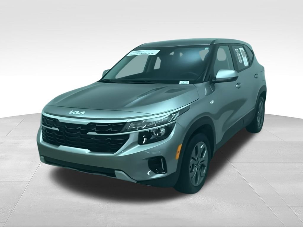 Used 2023 Silver Kia SX image 5