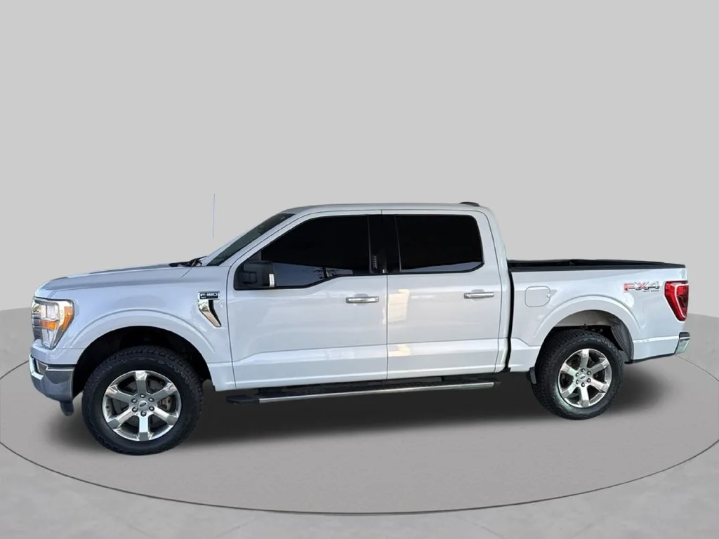 Used 2021 White Metallic Ford XLT image 3