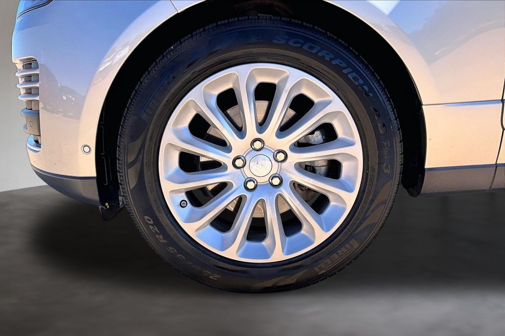 Used 2020  Land Rover HSE image 8