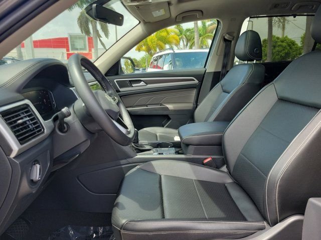 2022 Volkswagen Atlas SE w/Tech - Photo 14