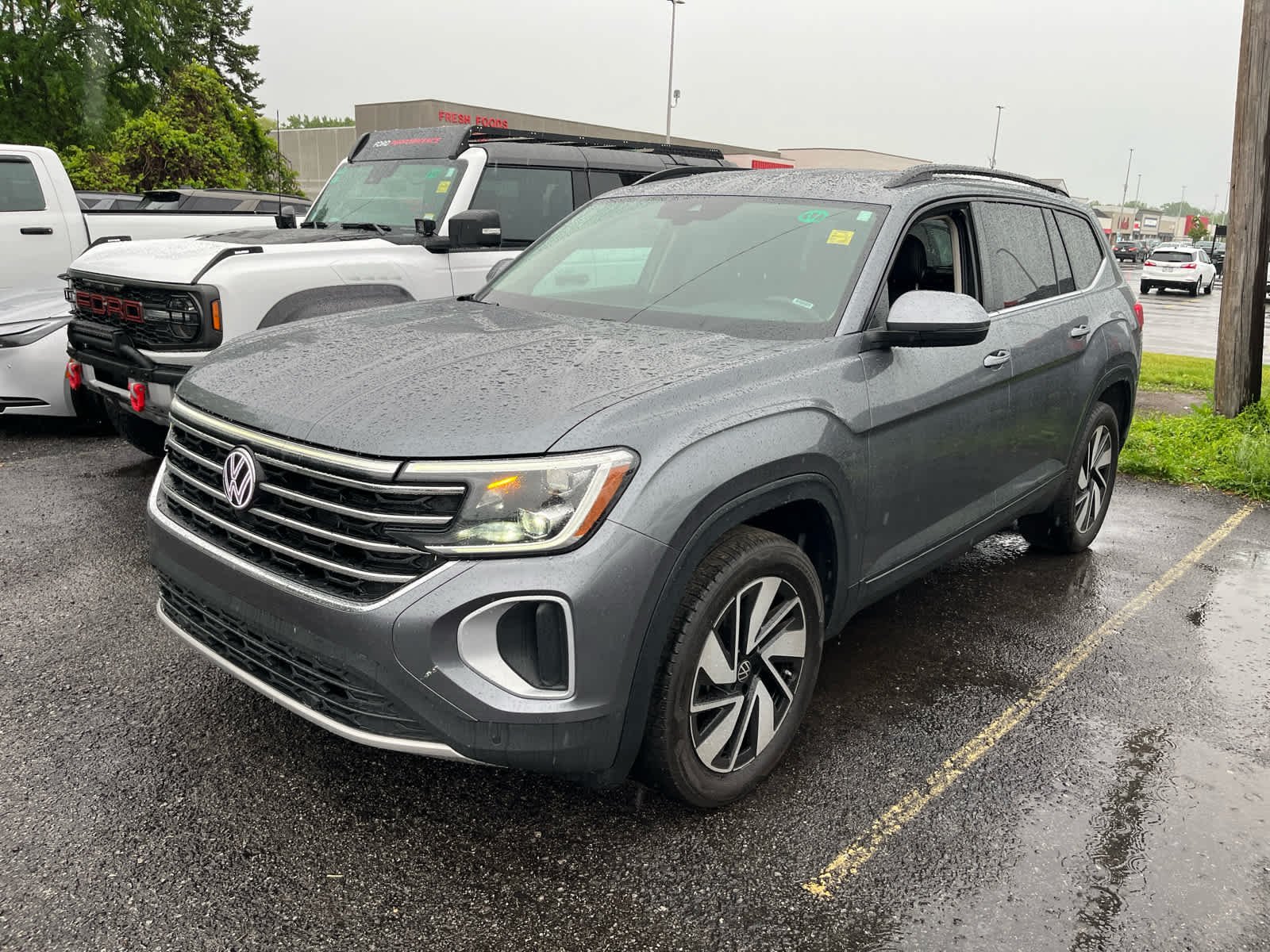 2025 Volkswagen Atlas 2.0T SE w/Technology