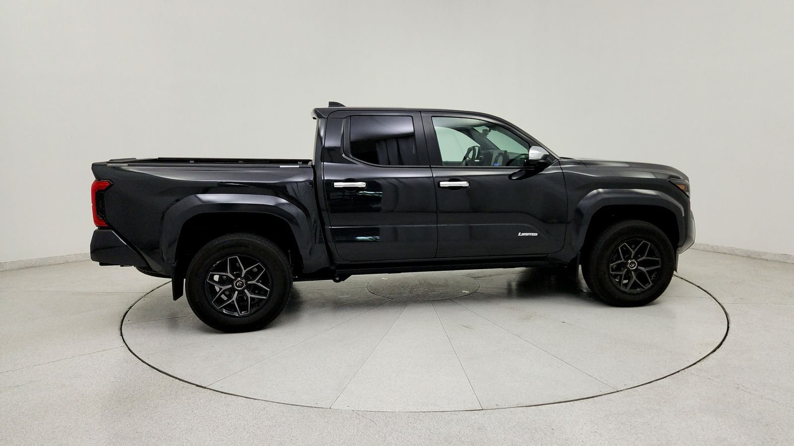 Used 2024  Toyota Limited image 8