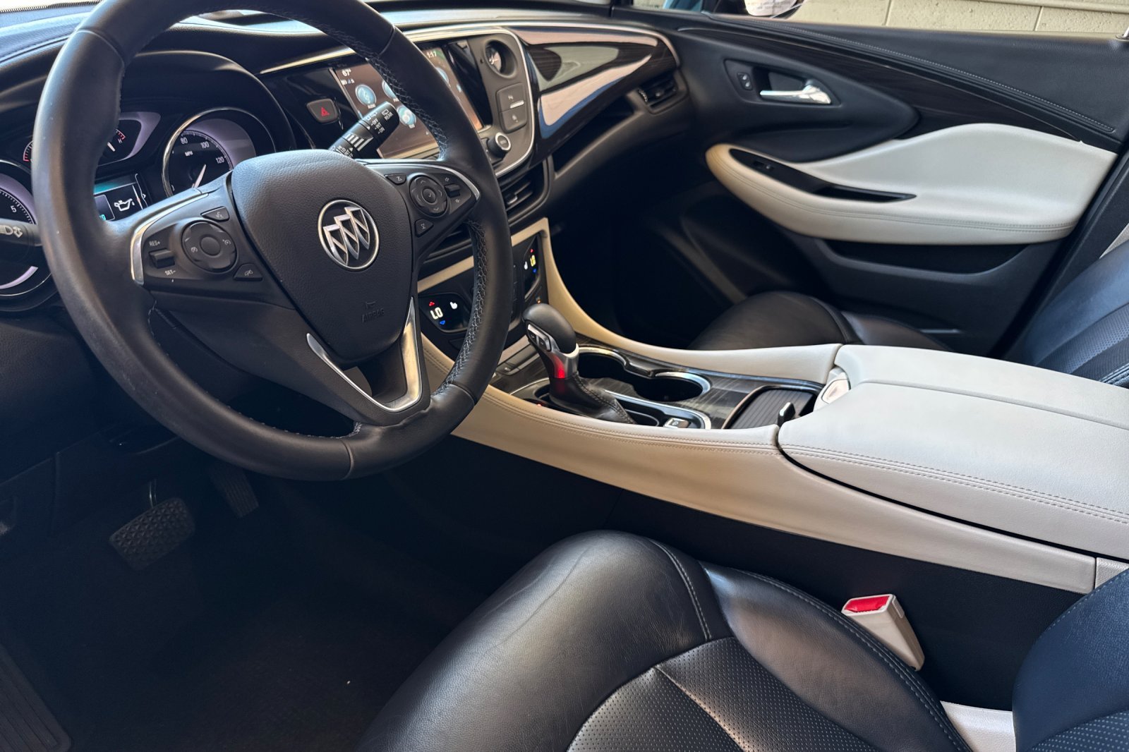 Used 2019 Ebony Twilight Metallic Buick Preferred image 10
