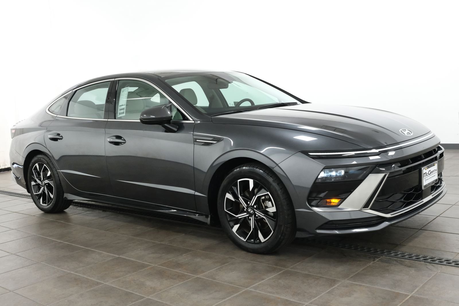 Used 2025 Portofino Gray Hyundai SEL image 6