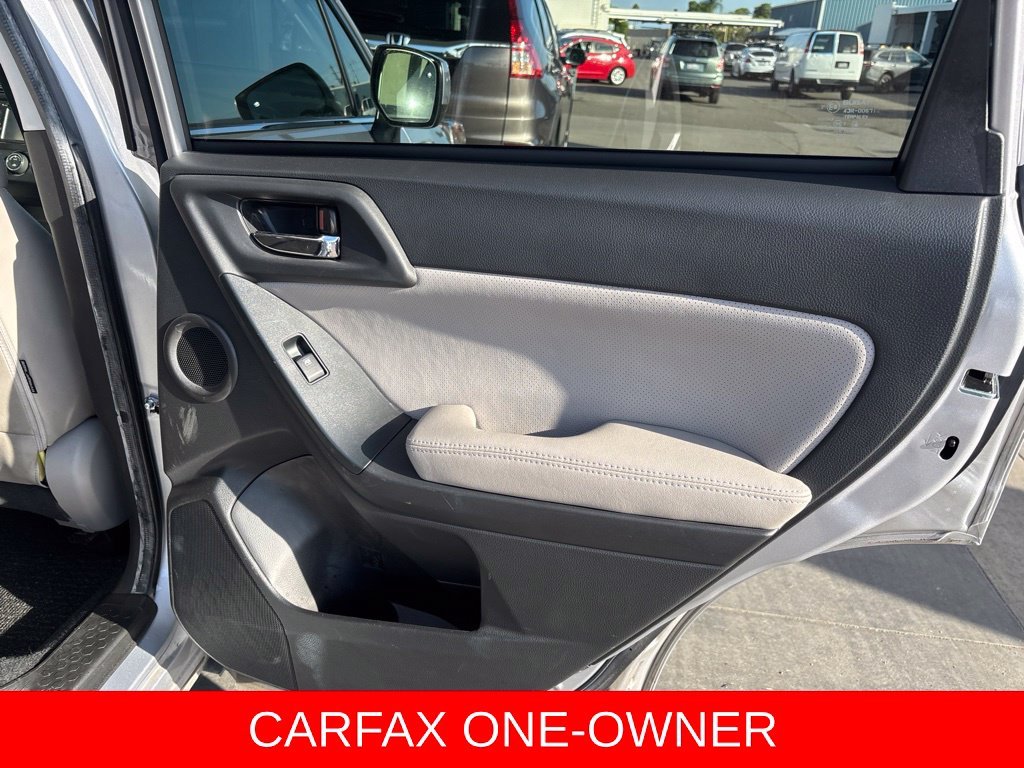 Used 2015 Silver Subaru 2.5i Limited image 24