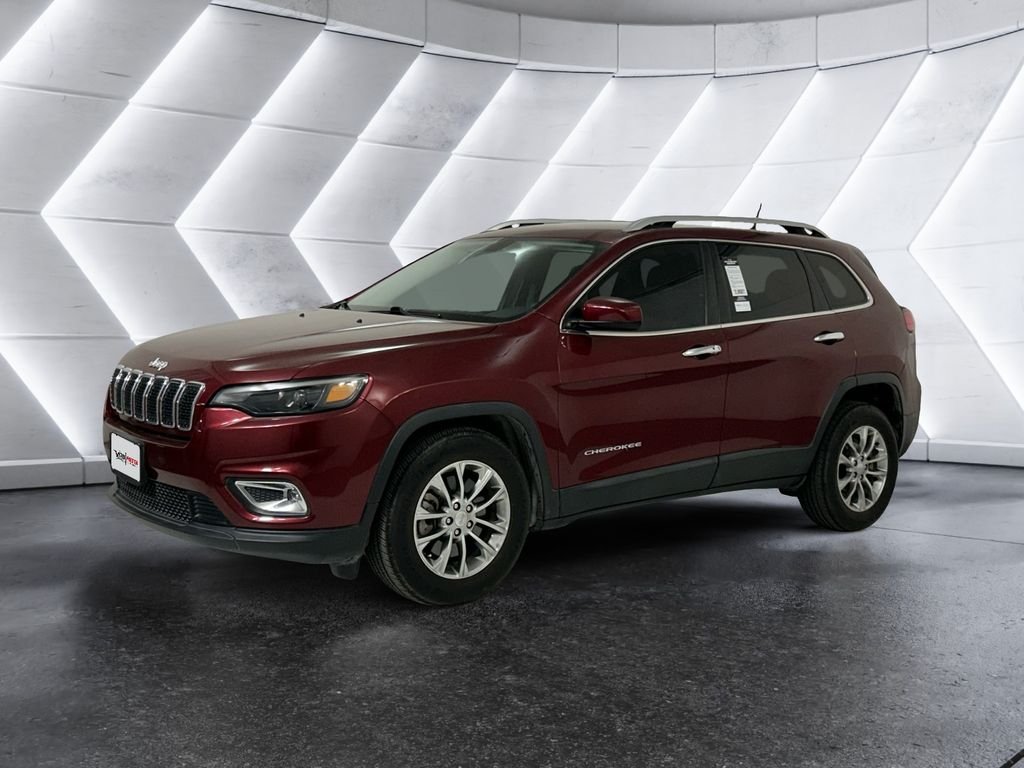 Used 2019 Red Jeep Latitude Plus image 3