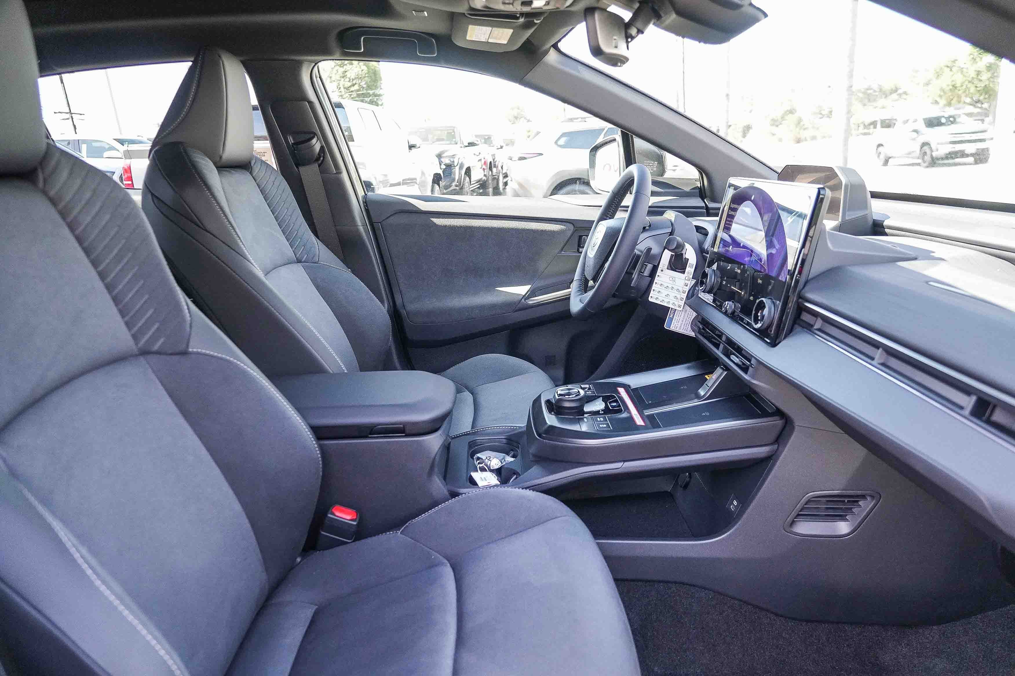 2026 Toyota C-HR XSE - Photo 19