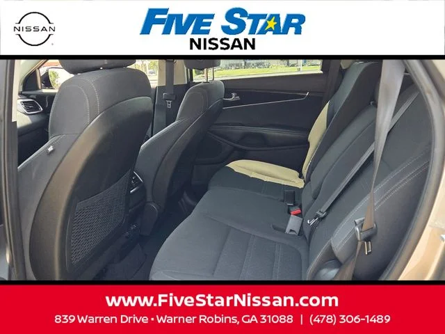 Used 2018 Silver Kia LX image 6