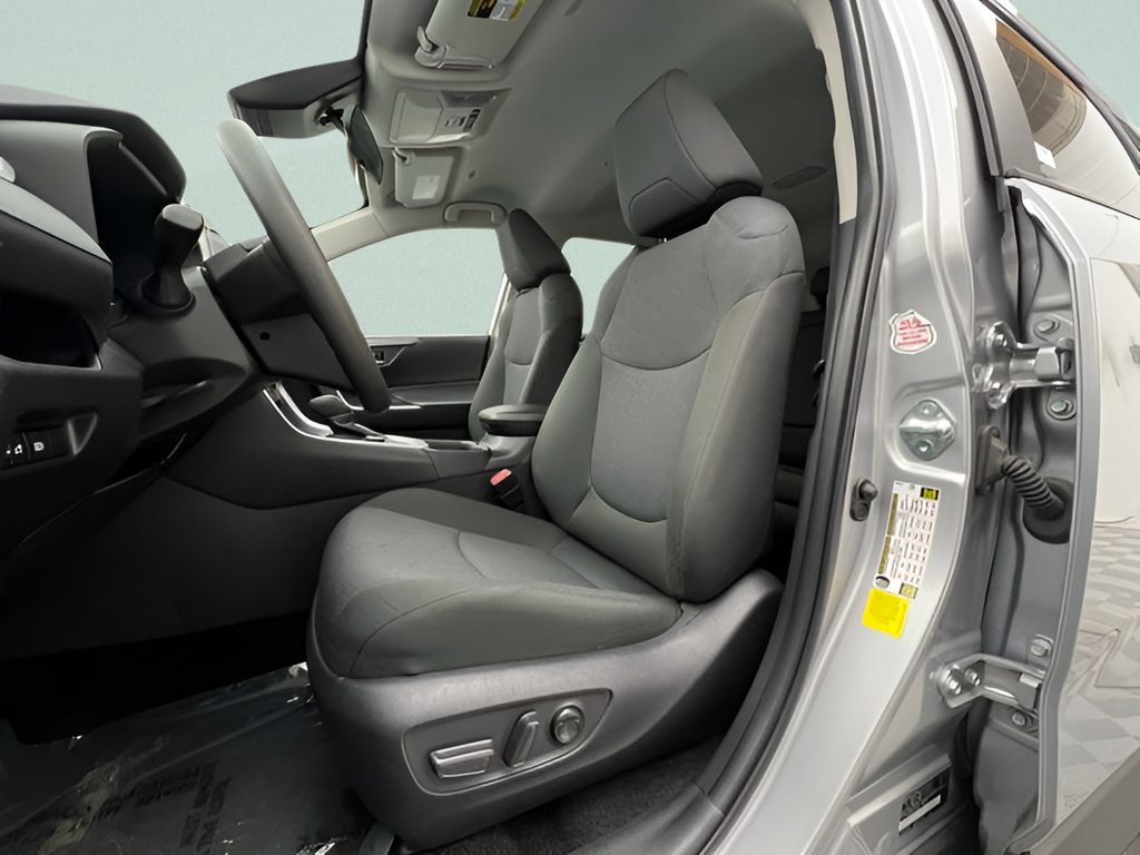 Used 2025 Silver Sky Metallic Toyota XLE image 31