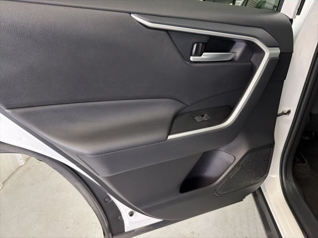 Used 2025 Ice Toyota XLE image 14