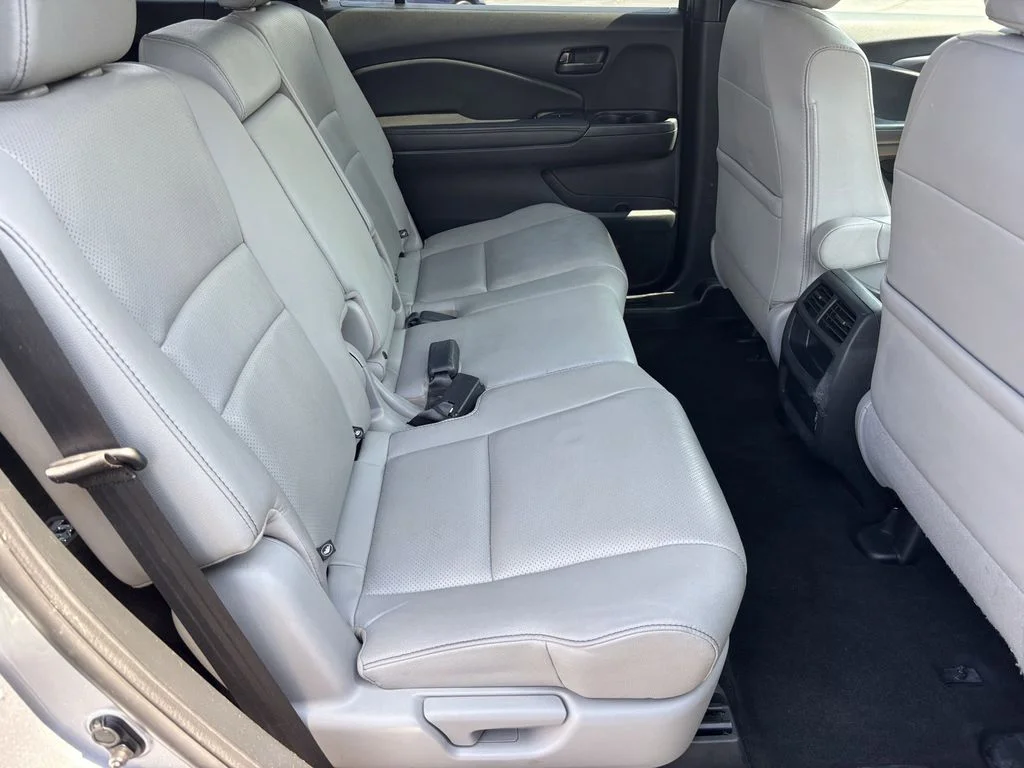 Used 2022 Silver Honda EX-L image 20