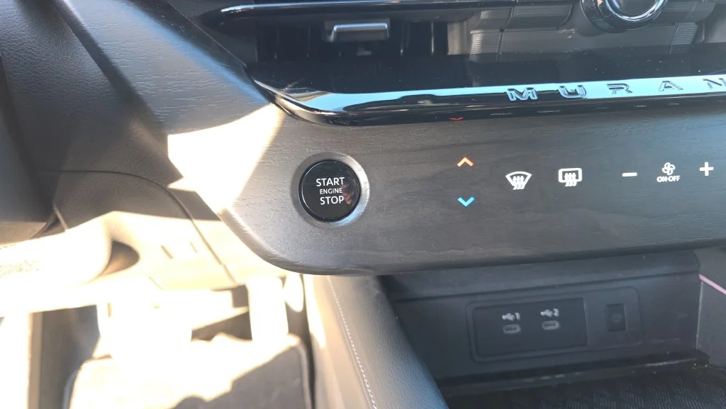 Used 2025 Gray Nissan Platinum image 17