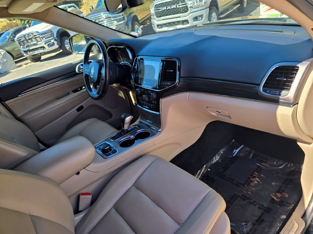 Used 2020 Black Jeep Limited image 30