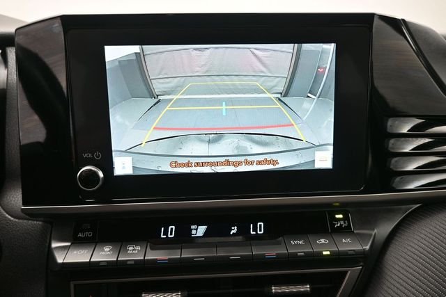 Used 2025  Toyota SE image 28