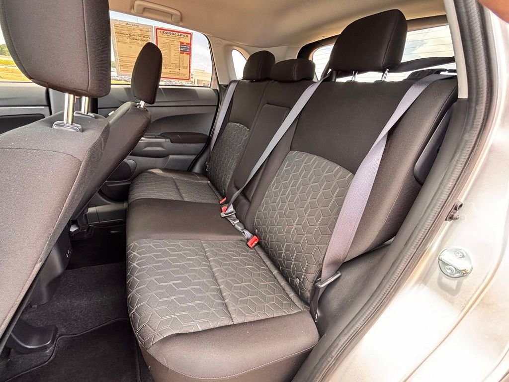 Used 2026 Silver Mitsubishi  image 25