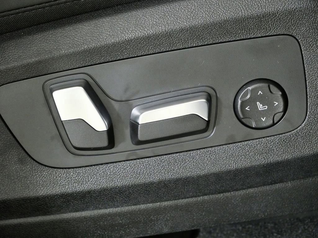 Certified Used 2026 Skyscraper Grey Metallic BMW xDrive40i image 28