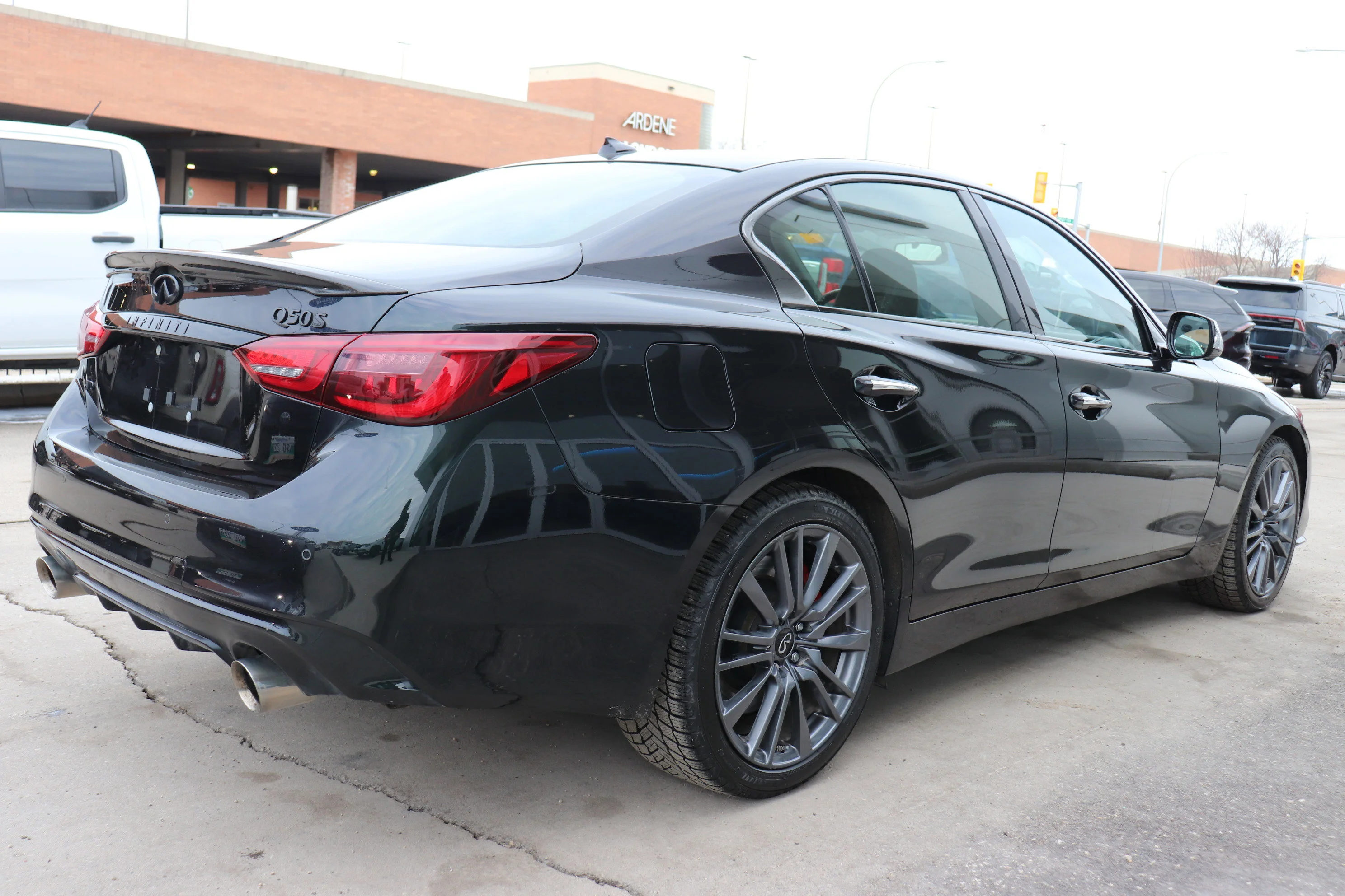 Used 2023  INFINITI Red Sport I-LINE image 4